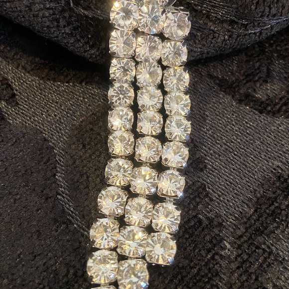 CRYSTAL CHANDELIER DROP EARRINGS - Picture 6 of 9